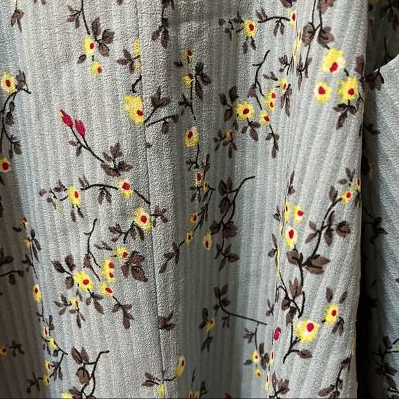 Halter top floral flowy - Picture 2 of 4